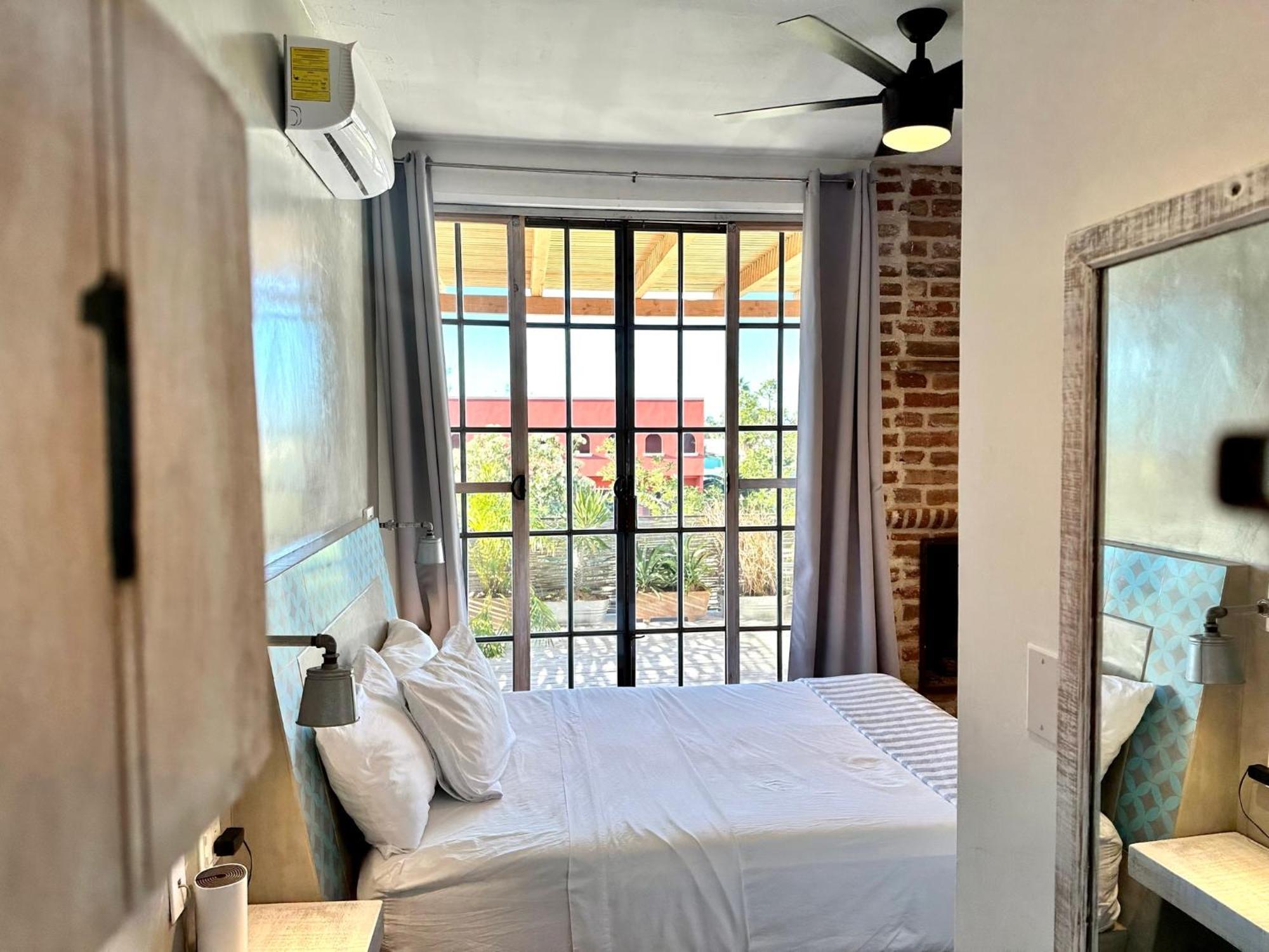 Baja House Hotel Тодос Сантос Екстериор снимка
